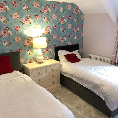 Cosy Cottage, Market Square View, Grade 2 Listed! 度假居